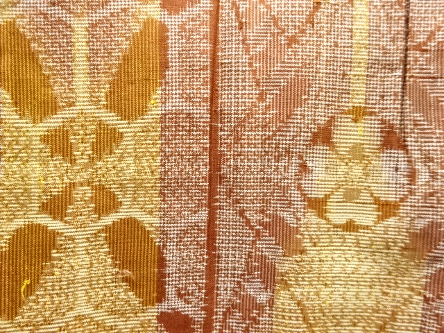 JAPANESE KIMONO / ANTIQUE KIMONO / SILK / DORO OSHIMA TSUMUGI / WOVEN ABSTRACT FLORAL SHIPPO PATTERN